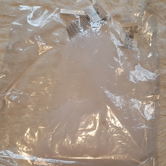 Bridal elbow length veil - Picture 2 of 5